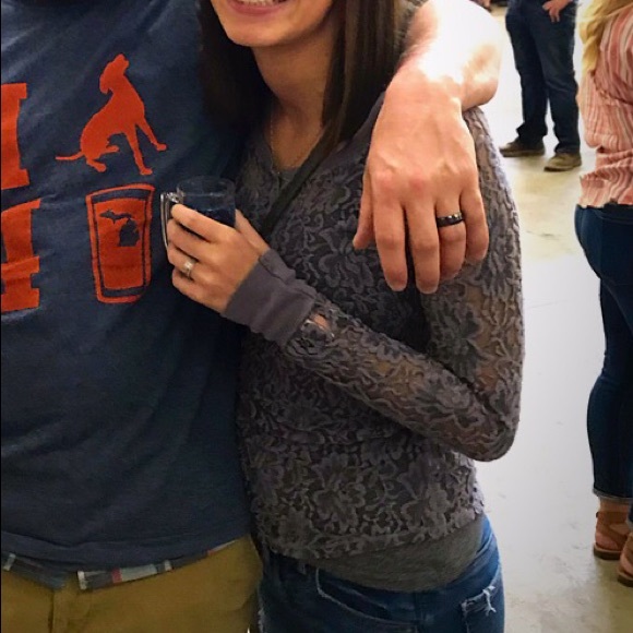 Gray lace long sleeve shirt - Picture 3 of 3